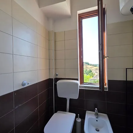 Tenuta Degli Ulivi - Dimora Contadina Tatil Evi Montecorvino Rovella