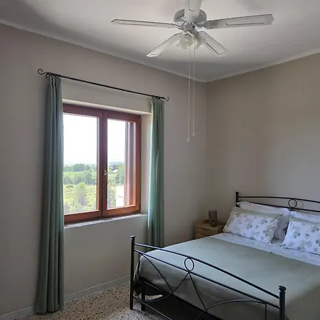Tenuta Degli Ulivi - Dimora Contadina Ferienhaus Montecorvino Rovella